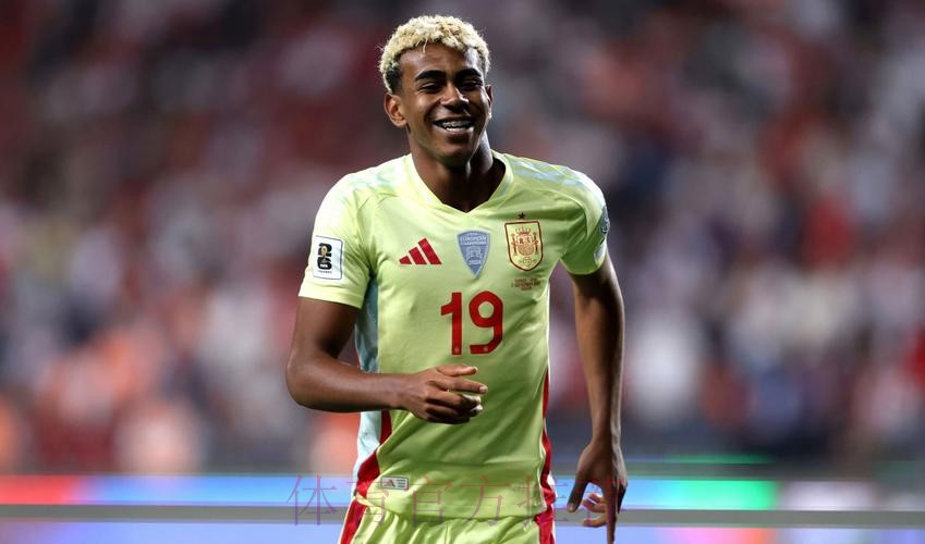 西班牙2-2土耳其晋级世界杯,奥尔莫、奥亚萨瓦尔破门,厄兹詹世界波 西班牙2-2土耳其晋级世界杯,奥尔莫、奥亚萨瓦尔破门,厄兹詹世界波