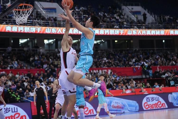 常规赛1月17日：青岛崂山啤酒VS浙江稠州金租 纪卓集锦